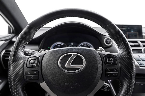 Lexus NX300h 10 of 21