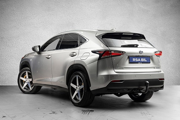 Lexus NX300h 3 of 21