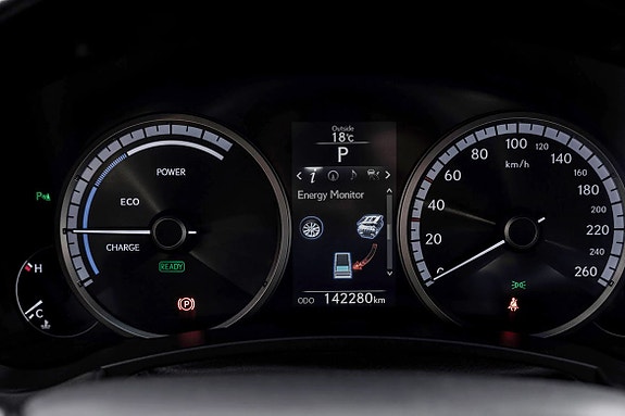 Lexus NX300h 12 of 21