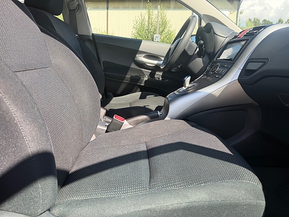 Toyota Auris 12 of 20