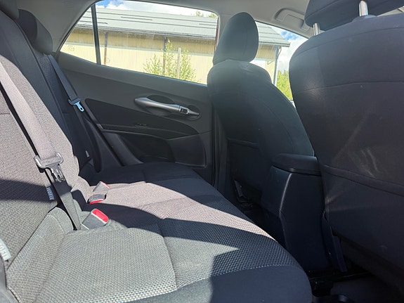 Toyota Auris 10 of 20
