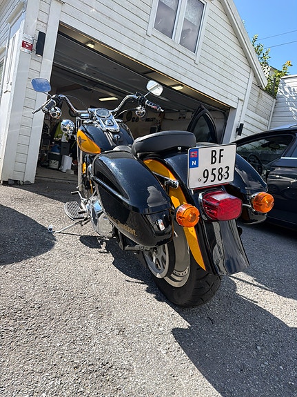 Harley-Davidson FLSTF Fat Boy 6 of 9