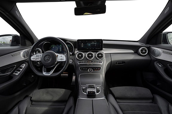 Mercedes-Benz C300 13 of 28