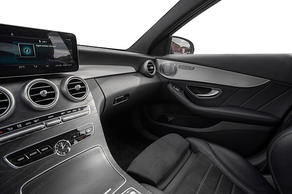 Mercedes-Benz C300 12 of 28