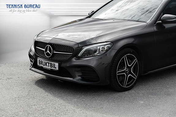 Mercedes-Benz C300 2 of 28