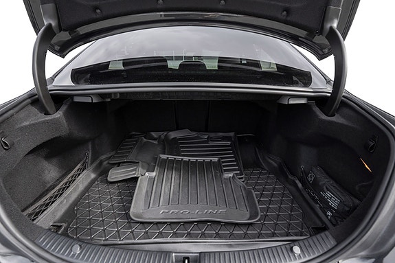 Mercedes-Benz C300 26 of 28