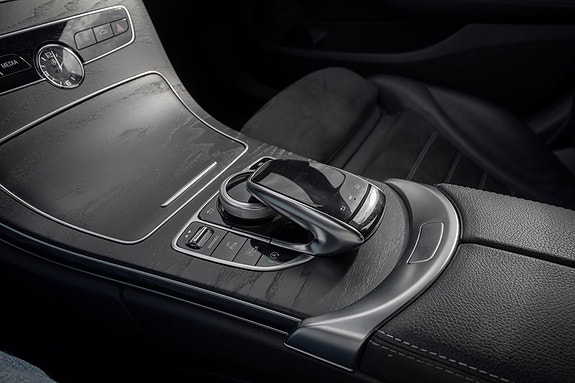 Mercedes-Benz C300 23 of 28
