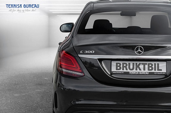 Mercedes-Benz C300 5 of 28