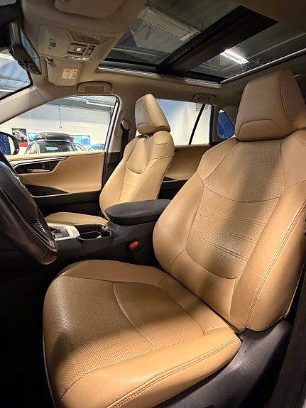 Toyota RAV4 16 of 30