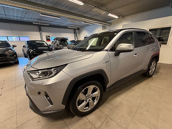 Toyota RAV4 13 of 30