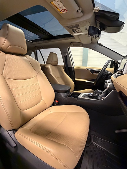Toyota RAV4 20 of 30