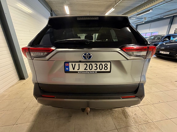 Toyota RAV4 8 of 30