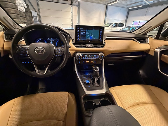 Toyota RAV4 17 of 30