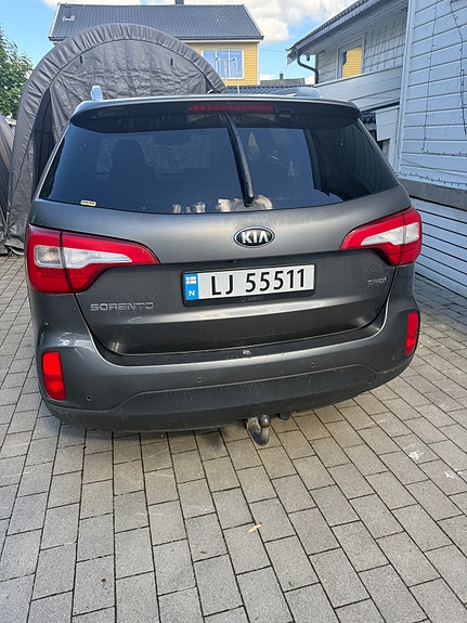 Kia Sorento 4 of 11