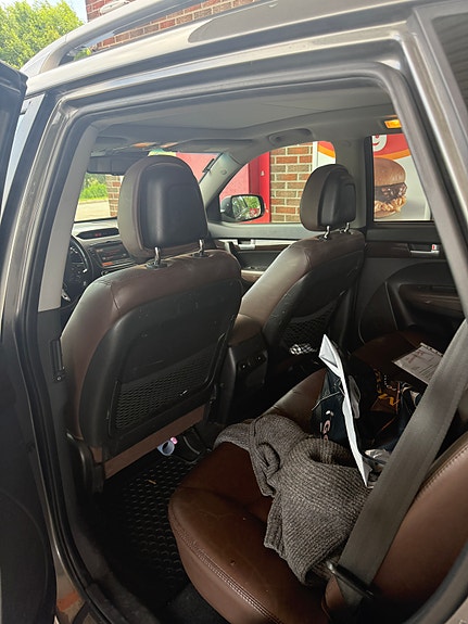Kia Sorento 6 of 11