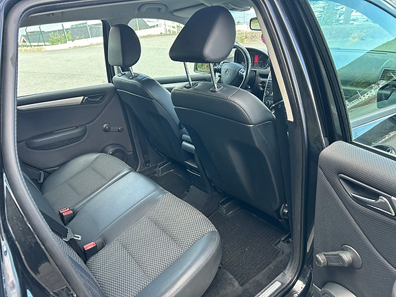 Mercedes-Benz A160 d 13 of 18