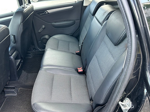 Mercedes-Benz A160 d 14 of 18