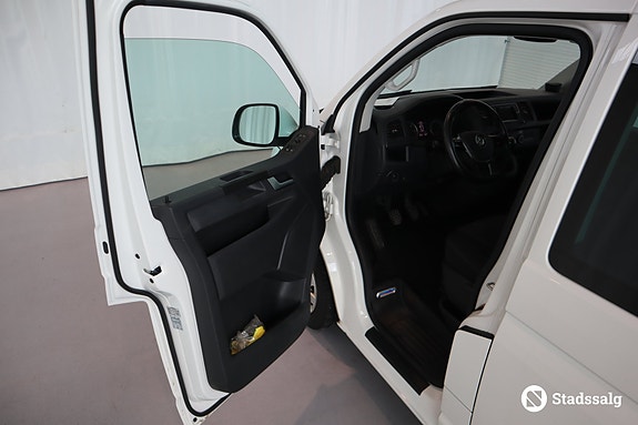 Volkswagen Kombi 9 of 10