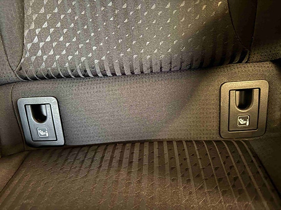 Toyota Prius Plug-in Hybrid 27 of 30