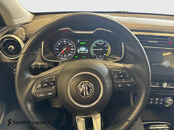 MG ZS EV 9 of 16