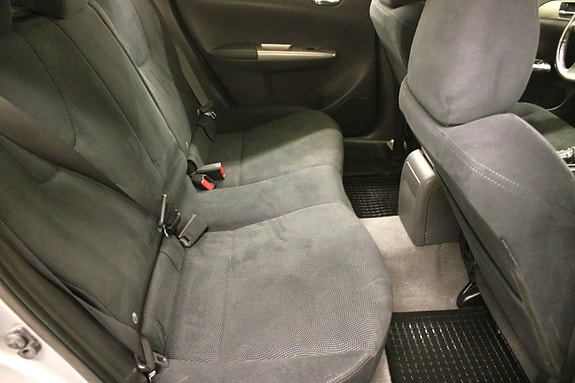 Subaru Impreza 9 of 12