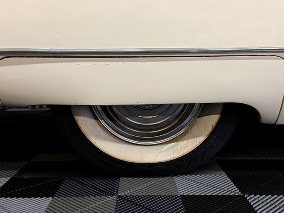 Cadillac Deville 7 of 30