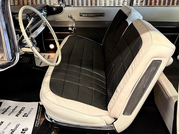 Cadillac Deville 25 of 30