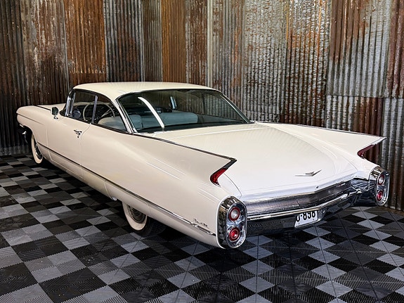 Cadillac Deville 14 of 30