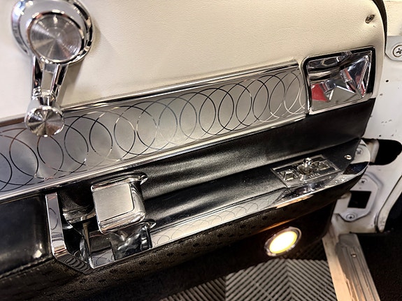 Cadillac Deville 28 of 30