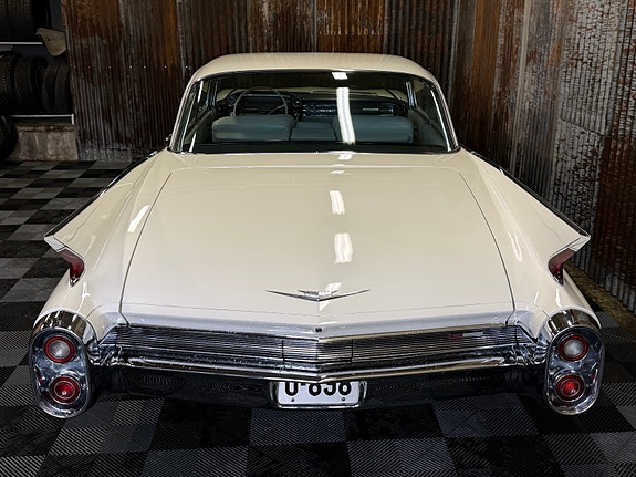 Cadillac Deville 24 of 30