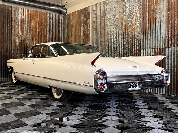 Cadillac Deville 13 of 30