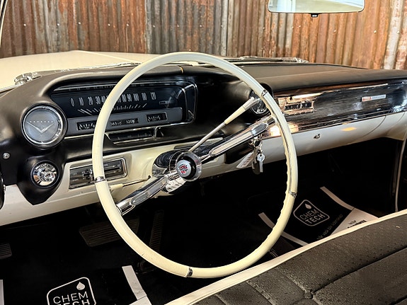 Cadillac Deville 26 of 30