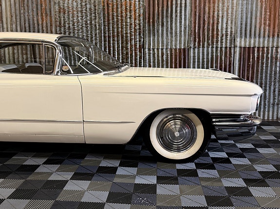 Cadillac Deville 5 of 30