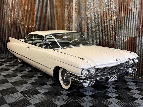 Cadillac Deville 2 of 30