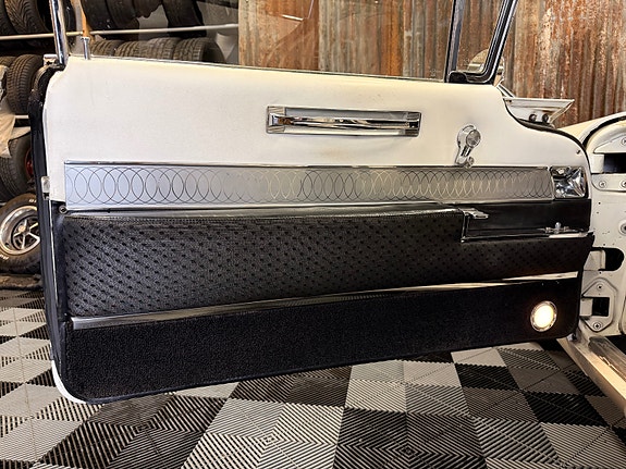 Cadillac Deville 27 of 30