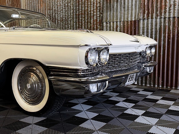 Cadillac Deville 4 of 30