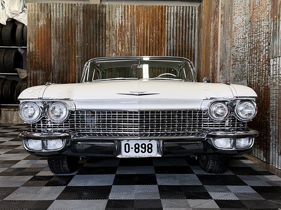Cadillac Deville 11 of 30