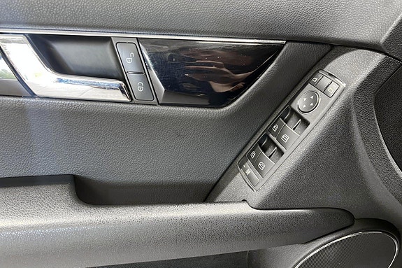 Mercedes-Benz C200 d 17 of 30