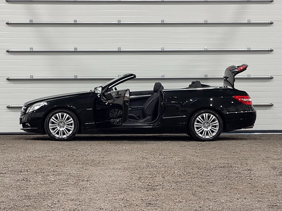 Mercedes-Benz E200 7 of 27