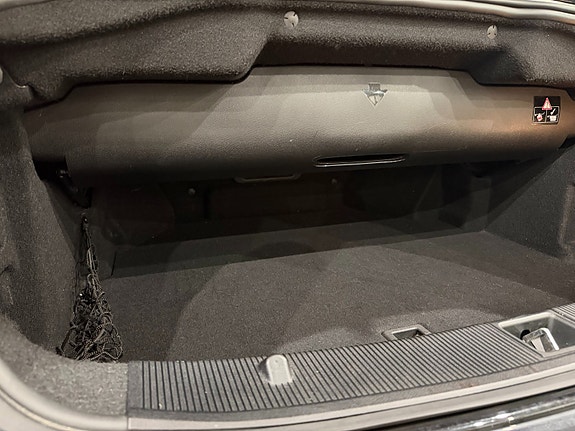 Mercedes-Benz E200 17 of 27