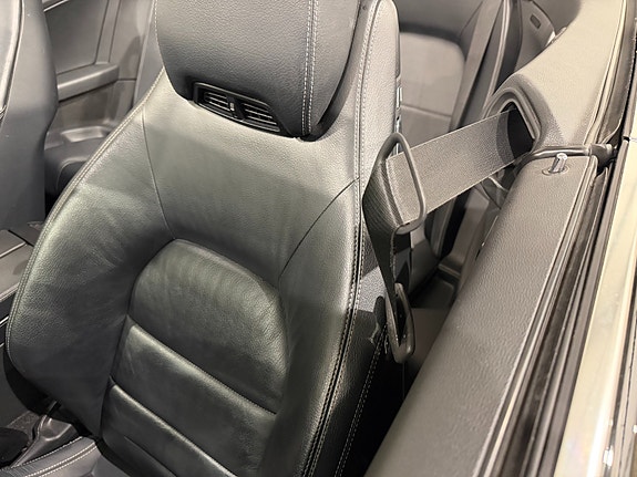Mercedes-Benz E200 11 of 27