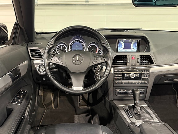 Mercedes-Benz E200 19 of 27