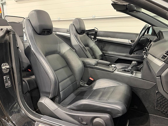 Mercedes-Benz E200 12 of 27