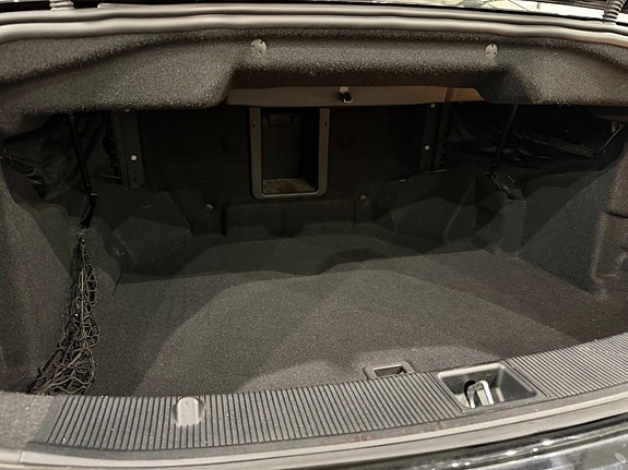 Mercedes-Benz E200 16 of 27