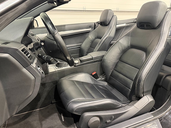 Mercedes-Benz E200 10 of 27