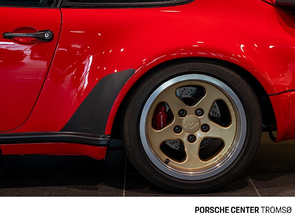 Porsche 911 14 of 30