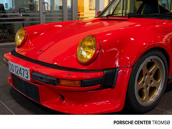 Porsche 911 17 of 30