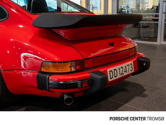 Porsche 911 15 of 30