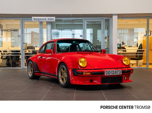 Porsche 911 4 of 30