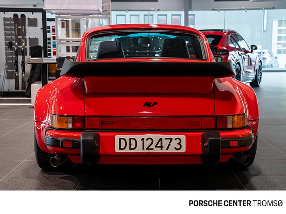 Porsche 911 21 of 30